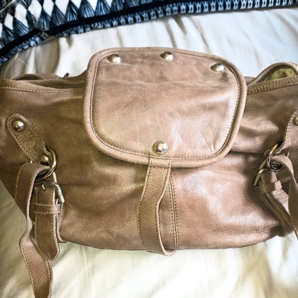 Innue Italy Leather Shoulder Bag